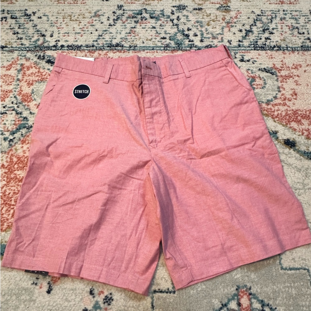 Men’s IZOD ‘saltwater red’ shorts. 36x9.5